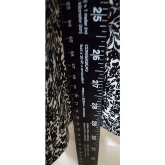 Croft & Barrow Classic T-shirt V Neck Long Womens Plus Sz 1X Black Floral NWT - Picture 3 of 6